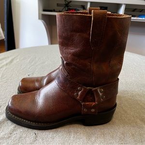 DINGO Sz 7.5 D Brown Leather Motorcycle Moto Harness Boots & Oil resistant soles